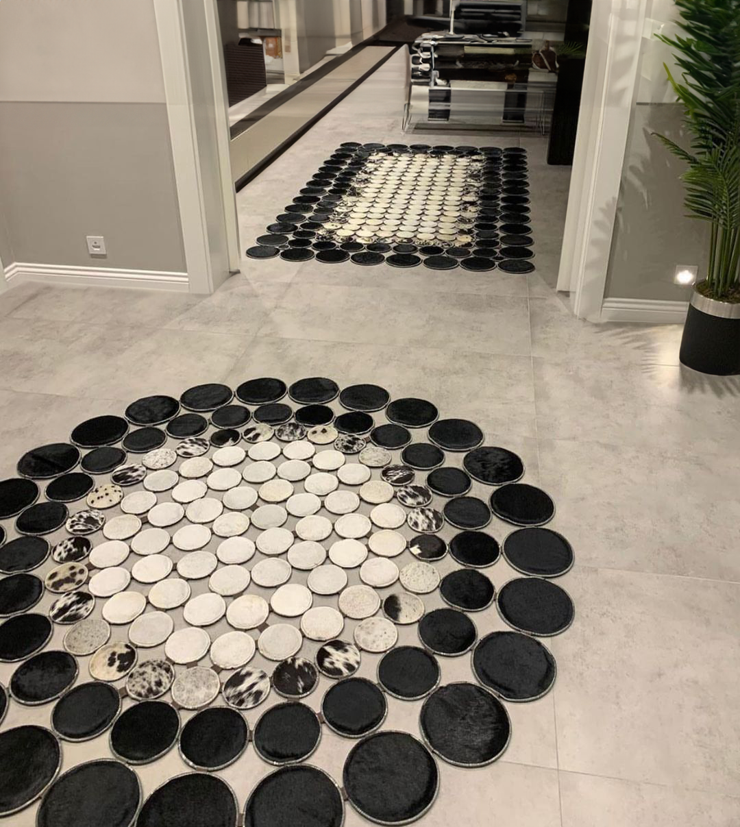 Black White Cowhide Round Geometric Rug