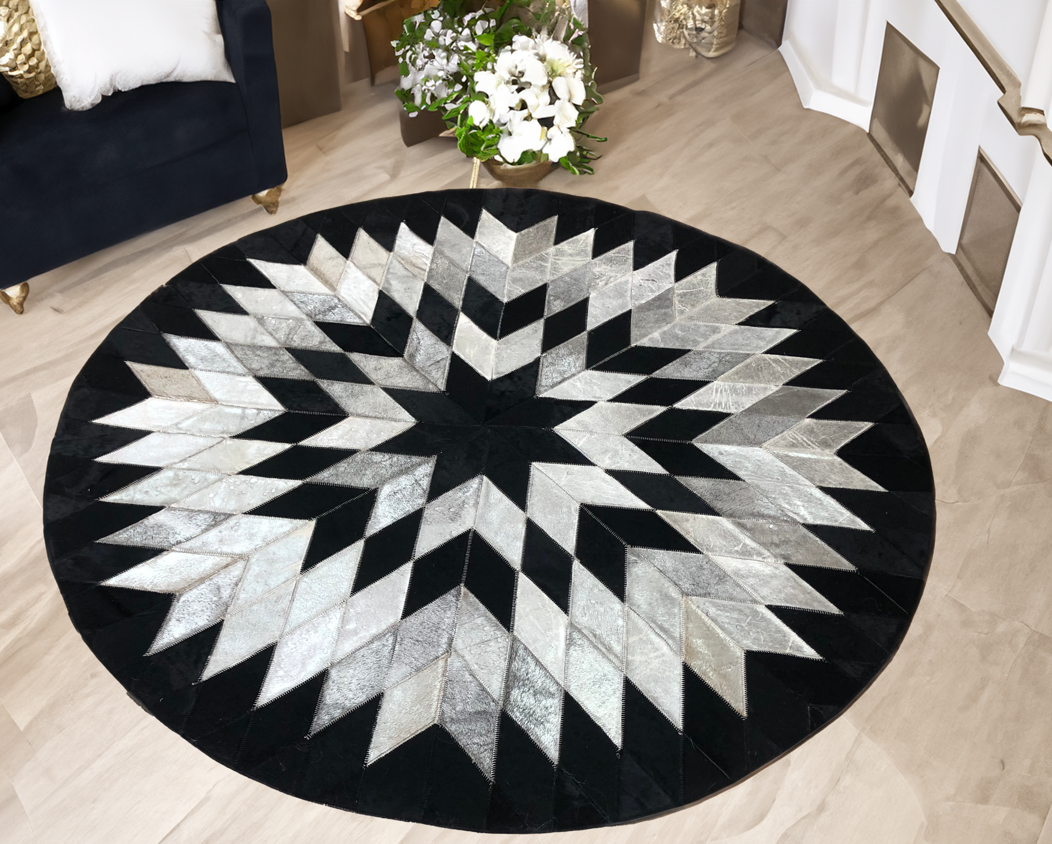 Black-White Round Cowhide Geometric Rug