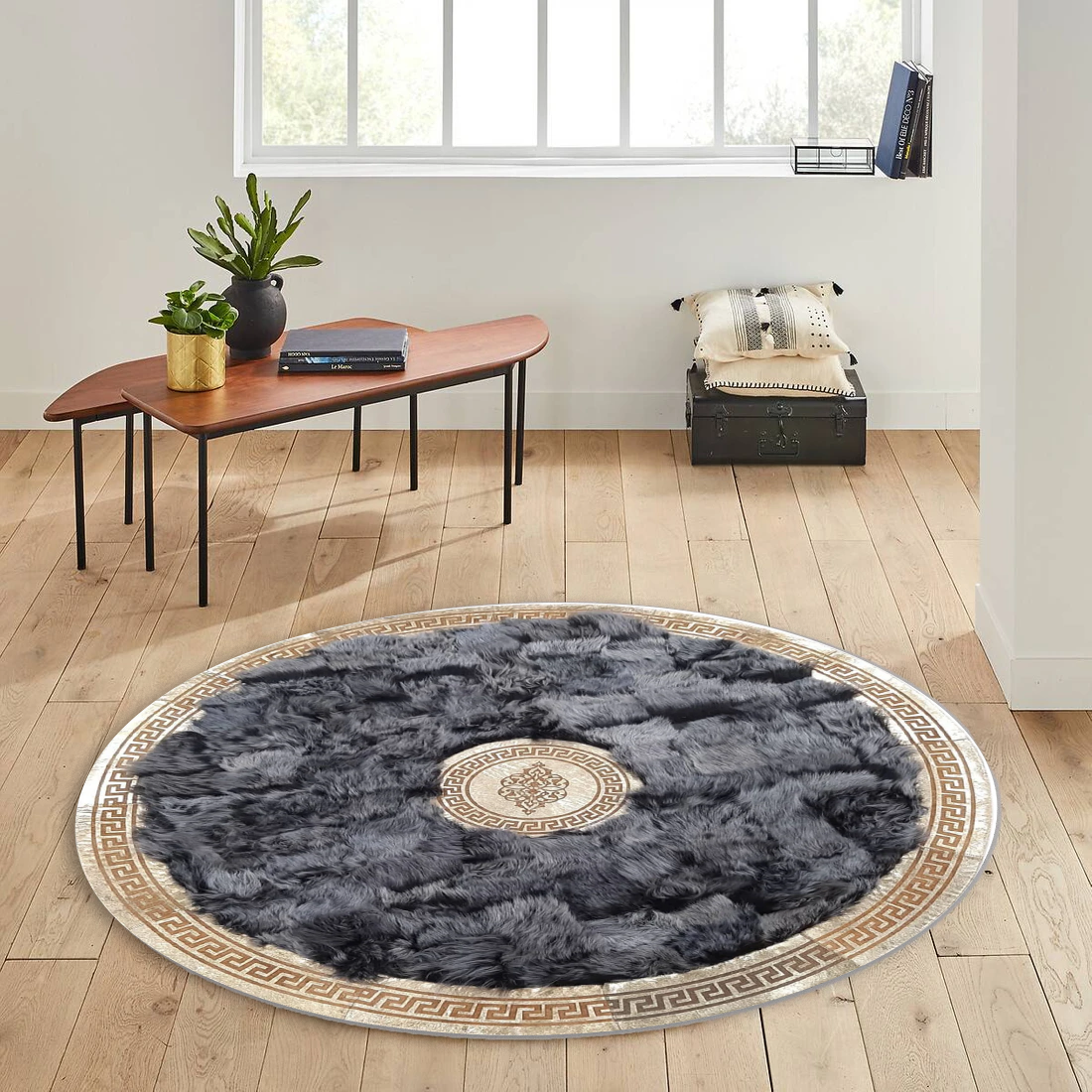 Round Fur Fluffy Sheepskin Rug.